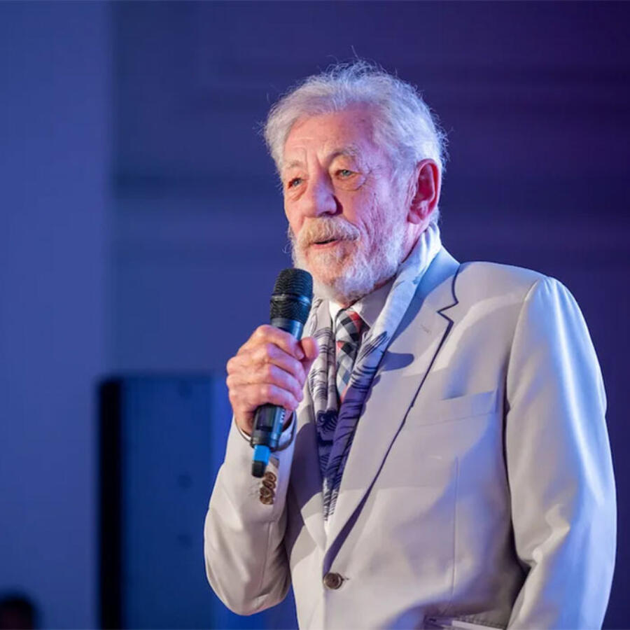 Sir Ian Mc Kellan 900x900